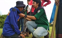 Pemasangan Scarf Biru